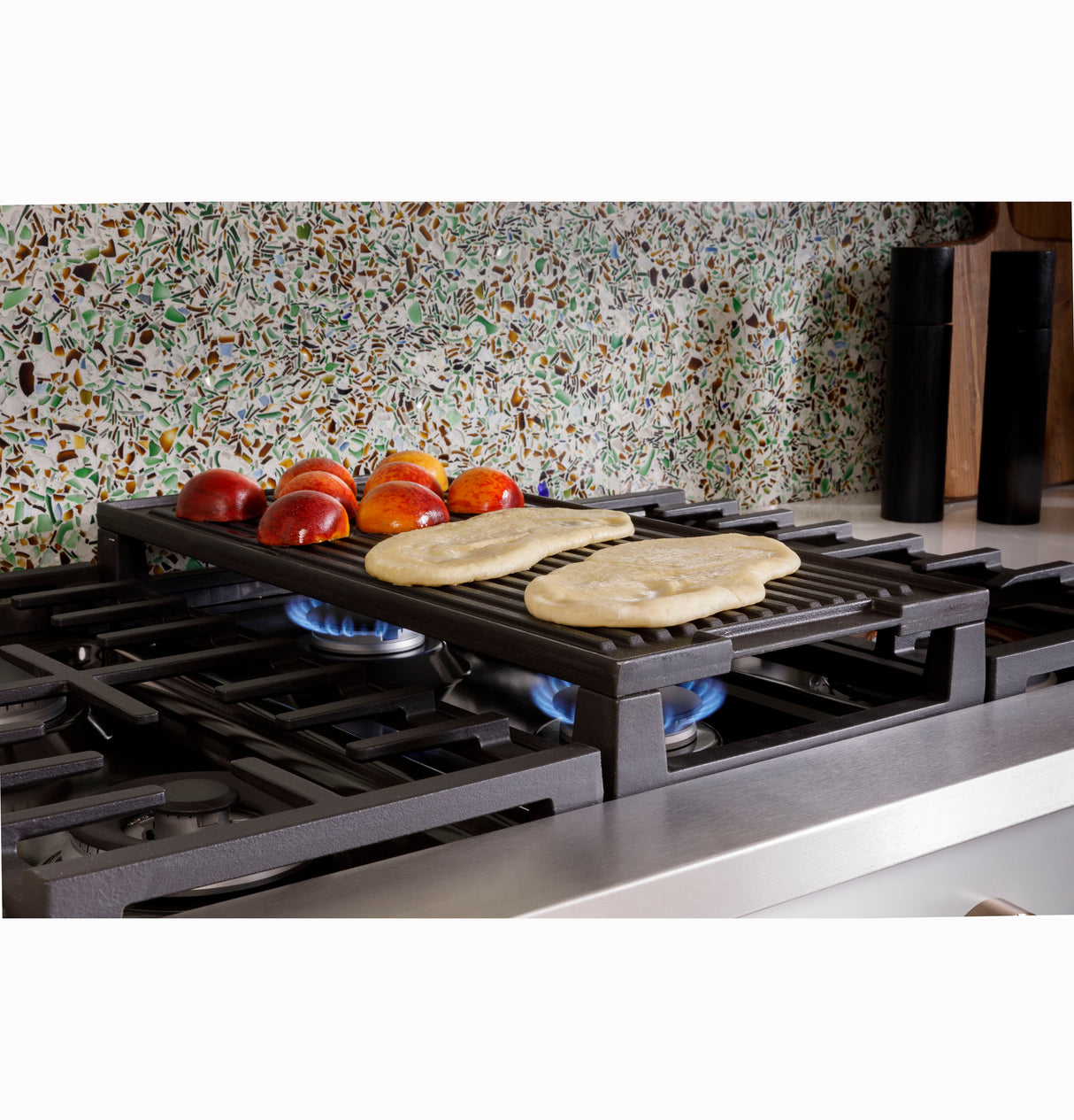 CAFE  Caf? 36" Commercial-style Gas Rangetop With 6 Burners (natural Gas) - Matte White (CGU366P4TW2)