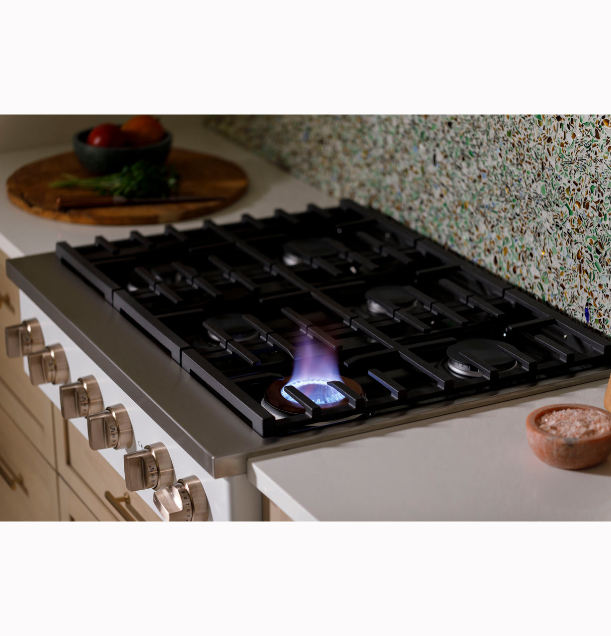 CAFE  Caf? 36" Commercial-style Gas Rangetop With 6 Burners (natural Gas) - Matte White (CGU366P4TW2)