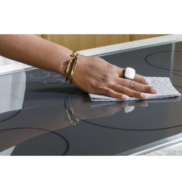 CAFE Series ENERGY STAR® 30" Built-In Touch Control Induction Cooktop - Black (CHP90301TBB)