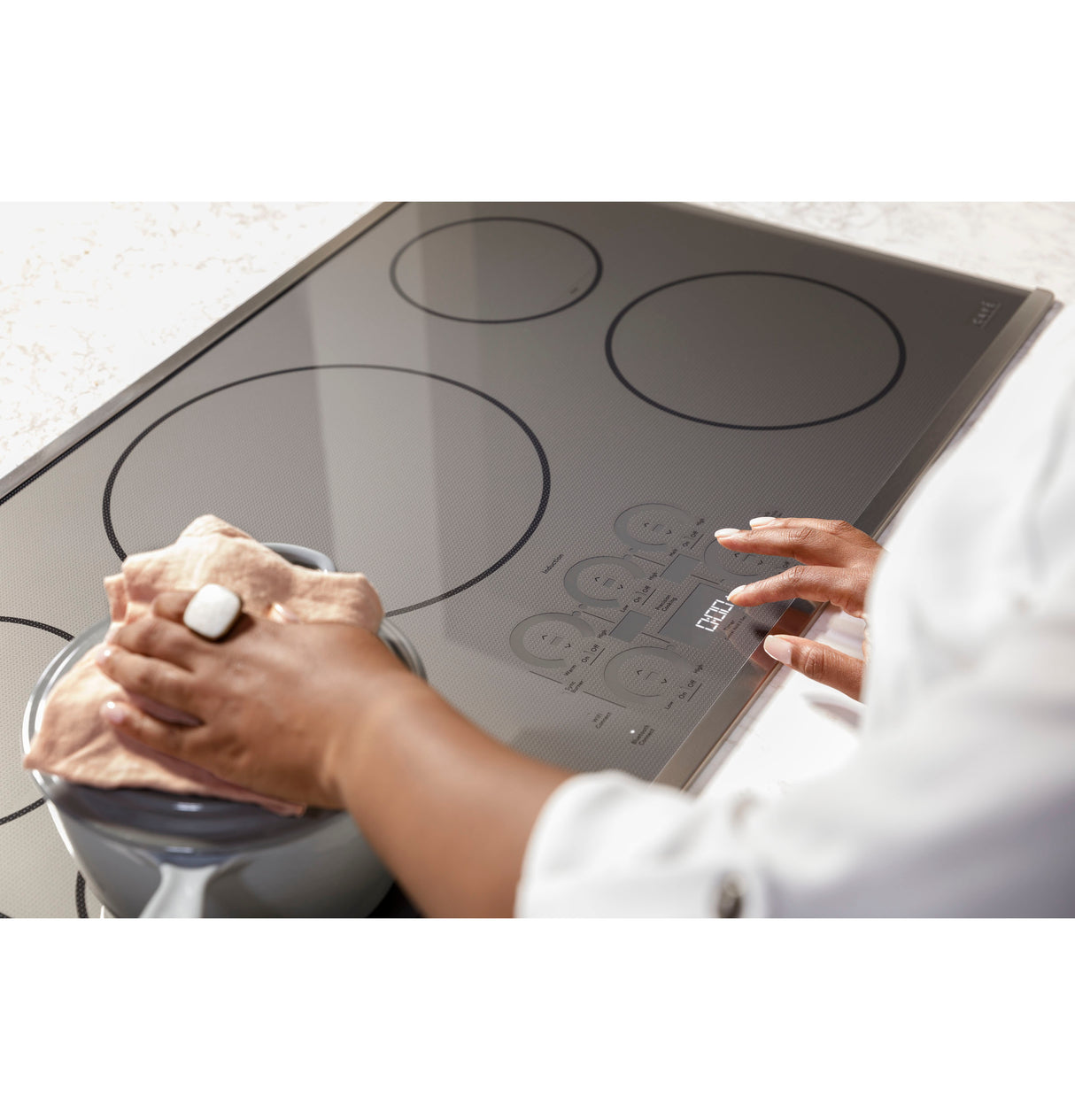 CAFE CAF?™ Series ENERGY STAR® 30" Built-In Touch Control Induction Cooktop - Black (CHP90301TBB)