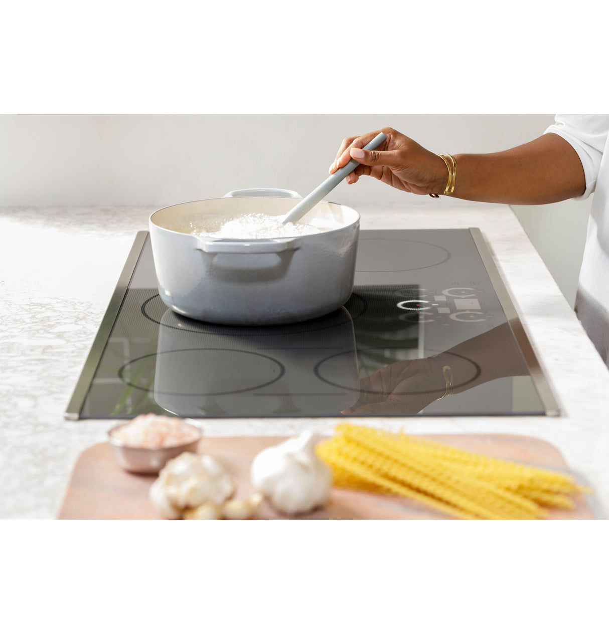 CAFE CAF?™ Series ENERGY STAR® 30" Built-In Touch Control Induction Cooktop - Black (CHP90301TBB)