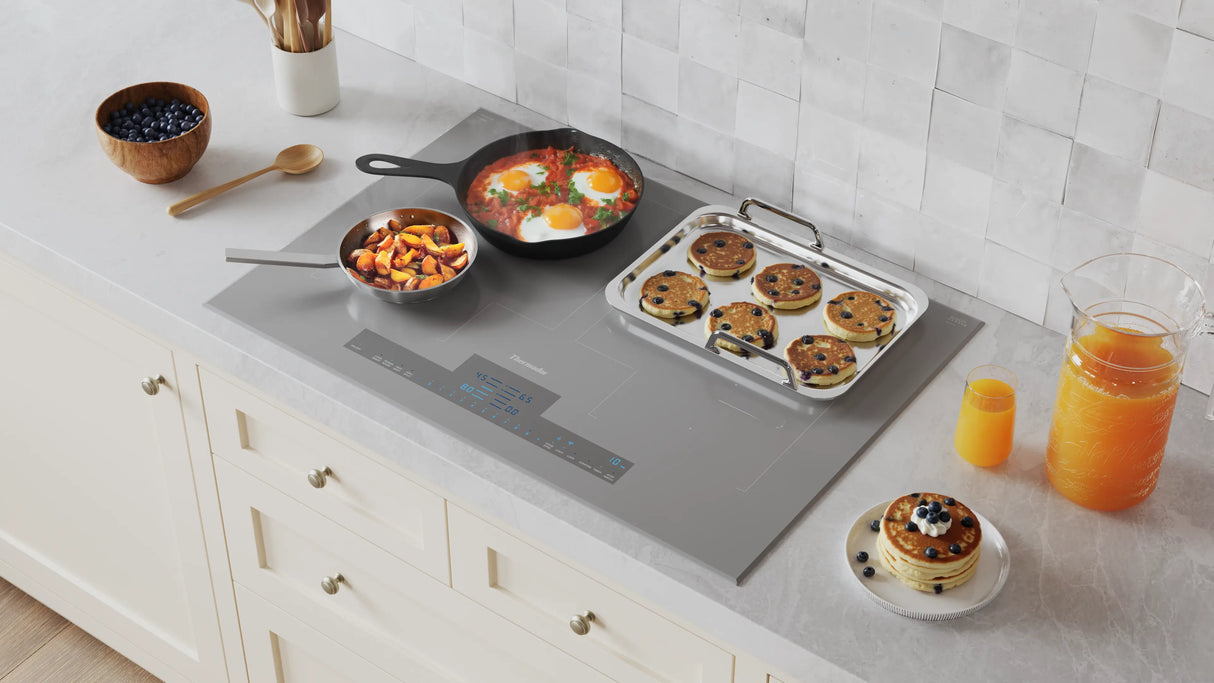 THERMADOR  Liberty® Induction Cooktop 30'' Titanium Gray, Without Frame - Titanium Gray (CIT30FBG)