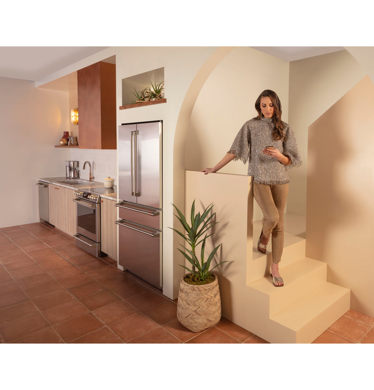 CAFE  Caf? 23.2 Cu. Ft. Smart Counter-depth 4-door French-door Refrigerator With Dual-dispense Autofill Pitcher - Matte White (CJE23DP4WW2)