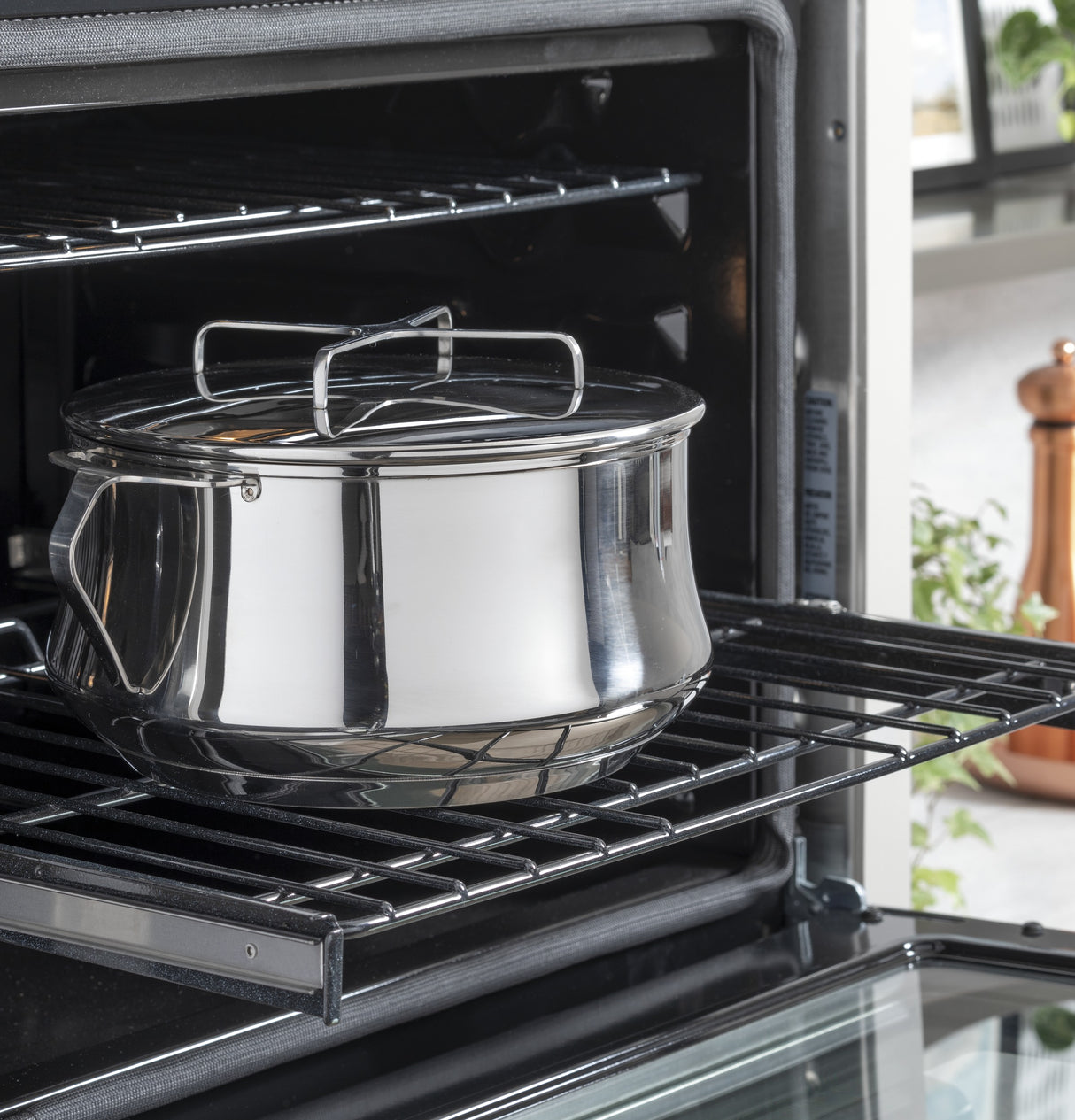 CAFE  Caf? Professional Series 30" Smart Built-in Convection French-door Double Wall Oven - Matte White (CTD90FP4NW2)