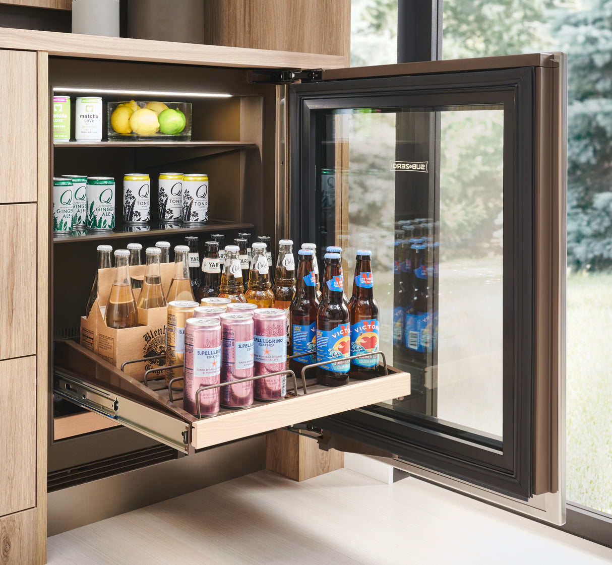 SUB-ZERO  24" Designer Undercounter Beverage Center - Panel Ready - Panel Ready (DEU2450BGR)