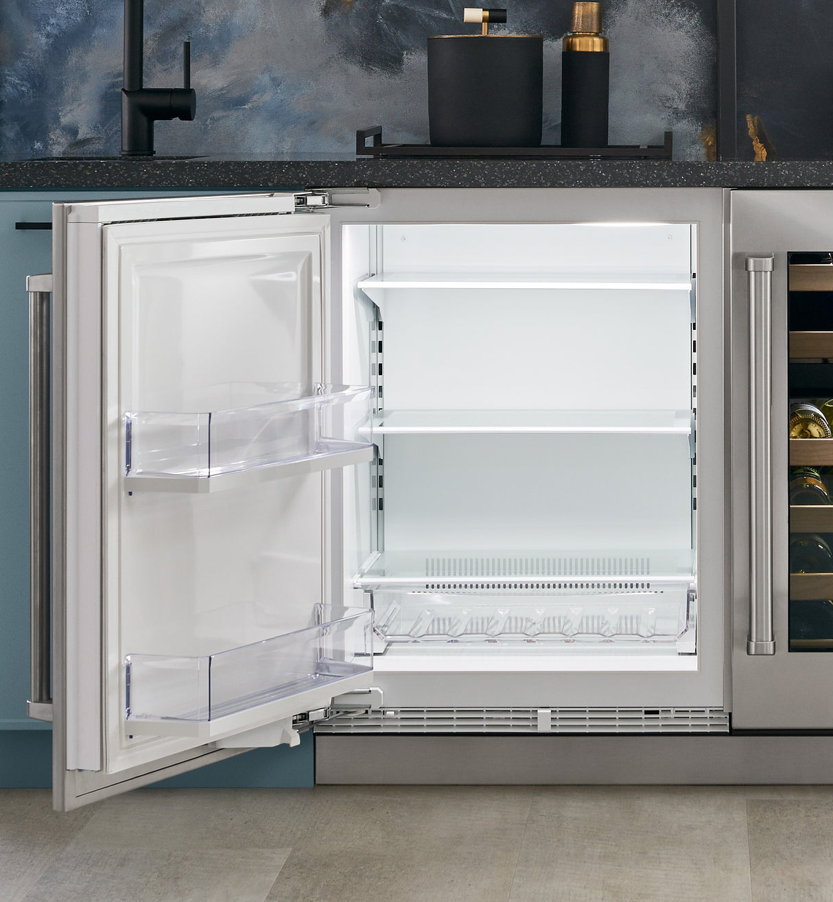 SUB-ZERO  24" Designer Undercounter Refrigerator - Panel Ready - Panel Ready (DEU2450RR)
