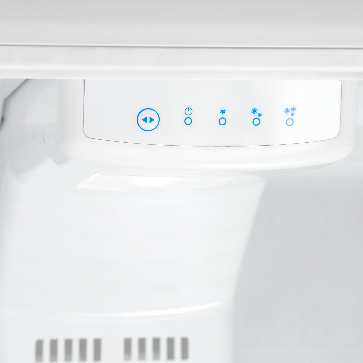 DANBY 23.5-Inch 10.1 Cu. Ft. Top Mount Apartment Size Fridge - White (DFF101B1WDB)