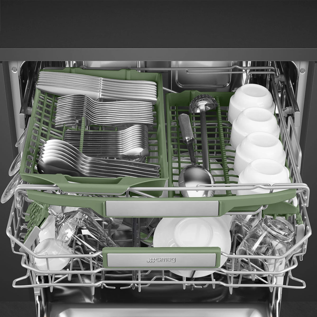 SMEG  Dishwashers - Silver (DW8630)