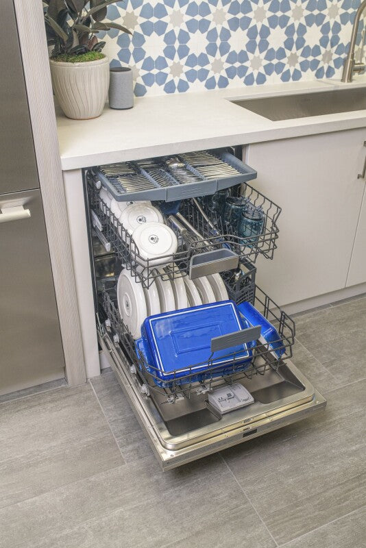 Thermador Emerald 24" Top Control Smart Built-In Tub Dishwasher with 3rd Rack and PowerBoost, 48 dBA - Stainless Steel (DWHD640EFP)