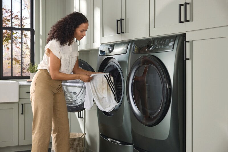 ELECTROLUX  700 Series Front Load Washer with Smartboost®, designed for cold water efficiency - 4.5 Cu. Ft. - Alpine (ELFW7738AA)
