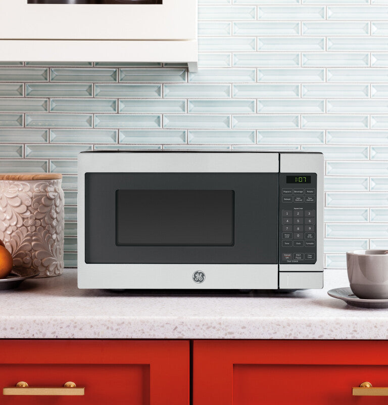 GE 0.7 Cu.Ft. Countertop Microwave Oven, 700W, convenience control, Under-cabinet installation with Hanging Kit - Stainless Steel (GCHK07N1WSS)