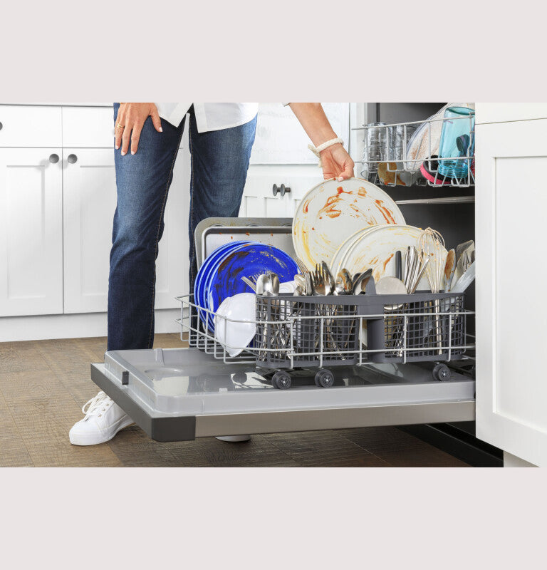 GE  Dishwasher with Front Controls - White (GDF535PGRWW)