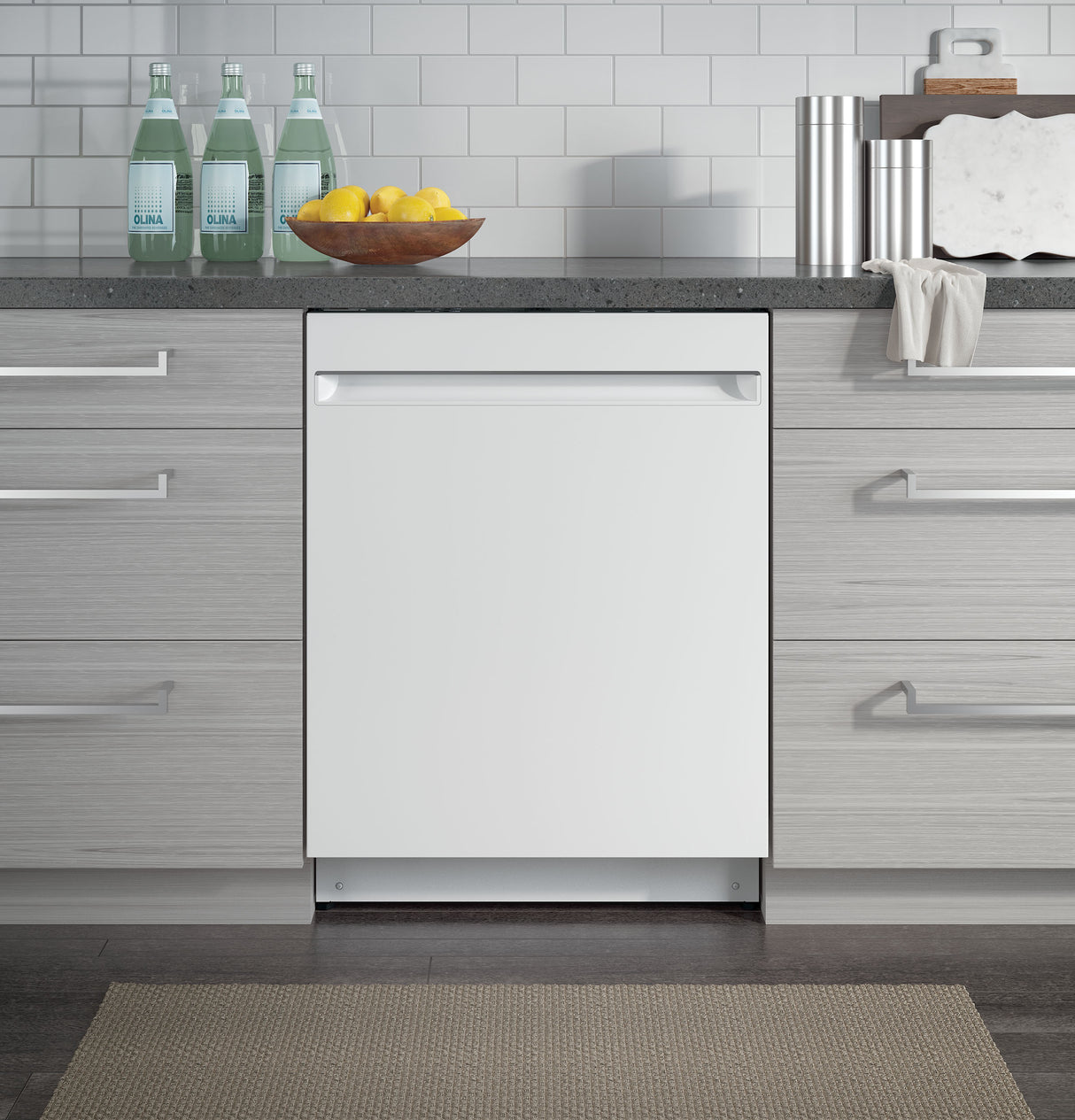 GE  ADA Compliant Stainless Steel Interior Dishwasher with Sanitize Cycle - White (GDT225SGLWW)