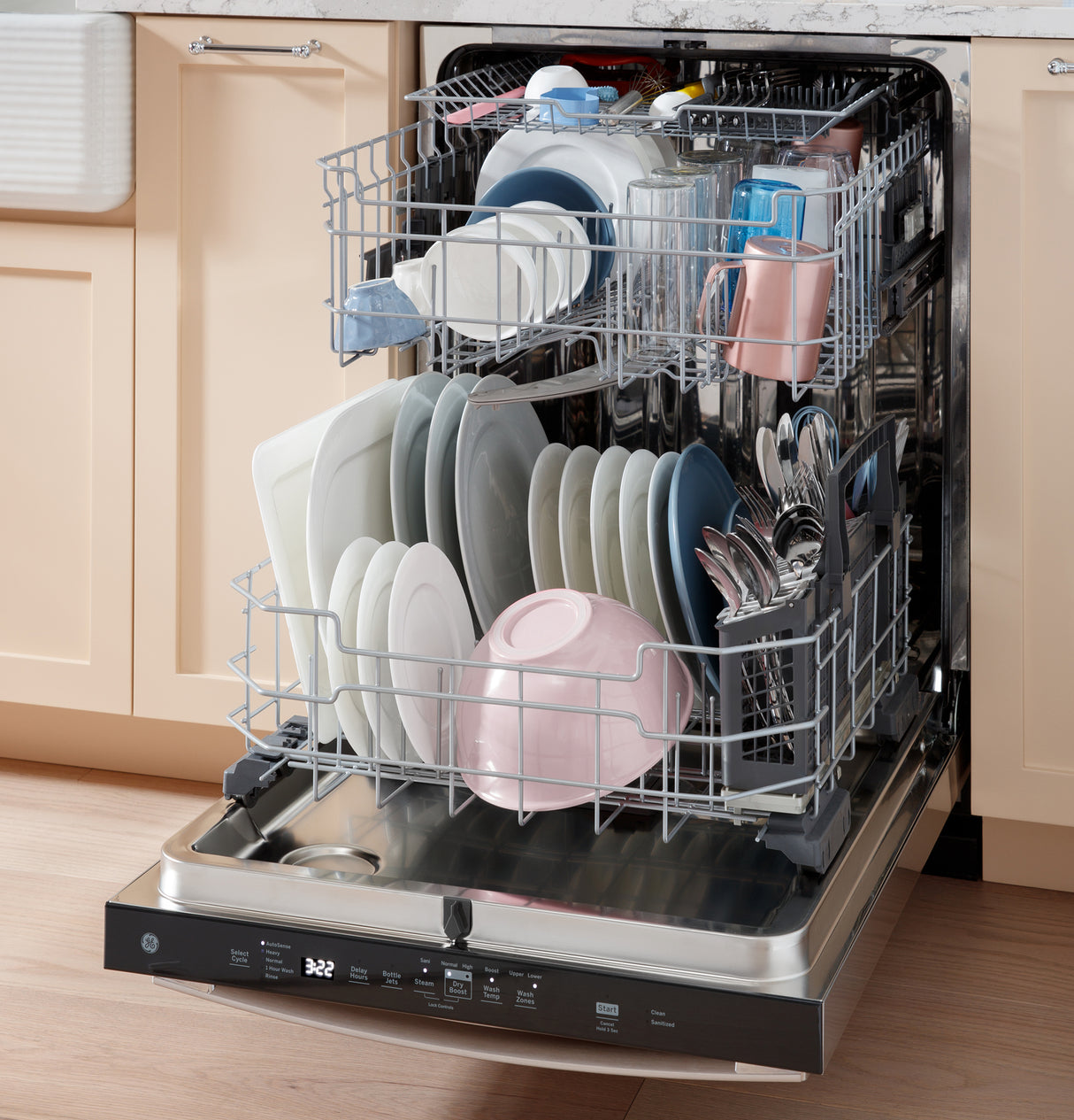 GE Top Control with Stainless Steel Interior Dishwasher with Sanitize Cycle - Stainless Steel (GDT670SYVFS)