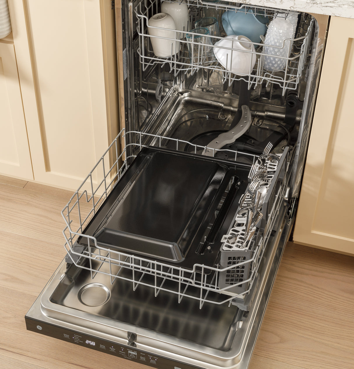 GE  30" Free-Standing Gas Convection Range with No Preheat Air Fry and EasyWash Oven Tray - Stainless Steel (GGF600AVSS)