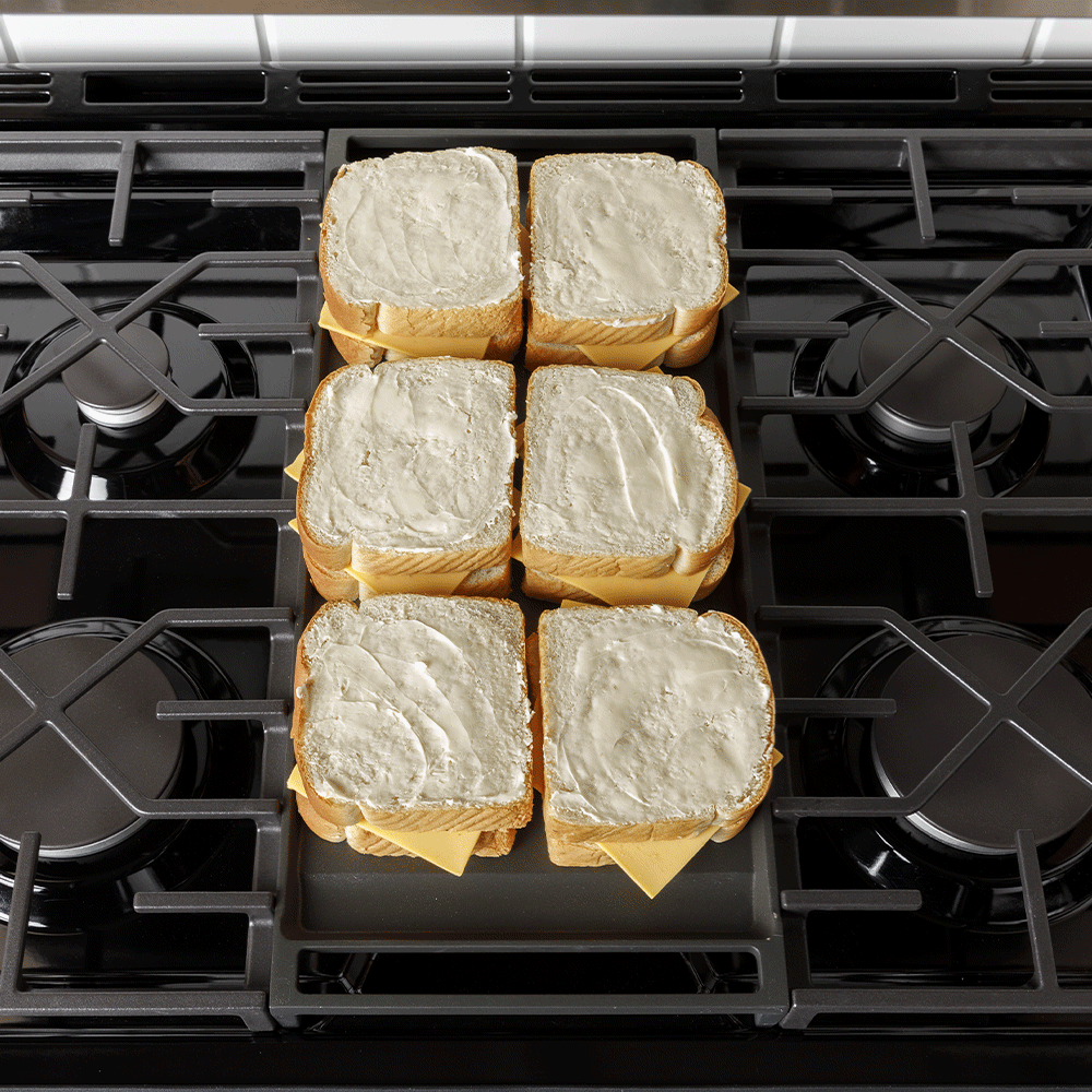 GE  30" Free-Standing Gas Convection Range with No Preheat Air Fry and EasyWash Oven Tray - Stainless Steel (GGF600AVSS)