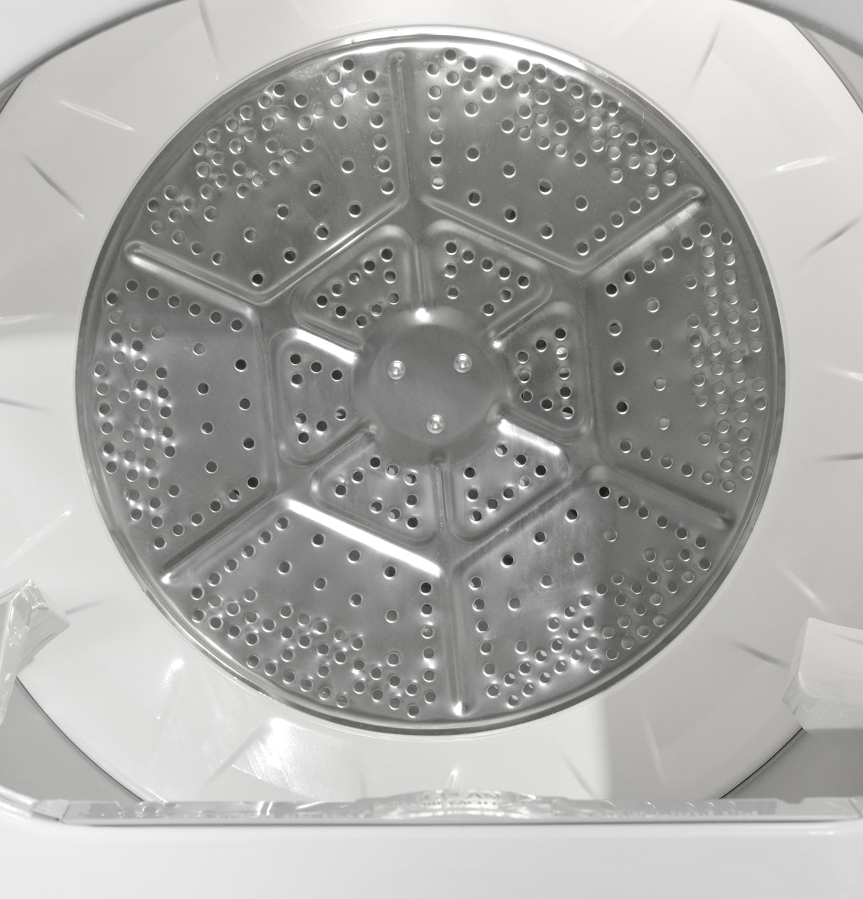 GE  7.2 cu. ft. Capacity Gas Dryer with Up To 120 ft. Venting and Extended Tumble - White with Matte Black Backsplash (GTD48GASWWB)