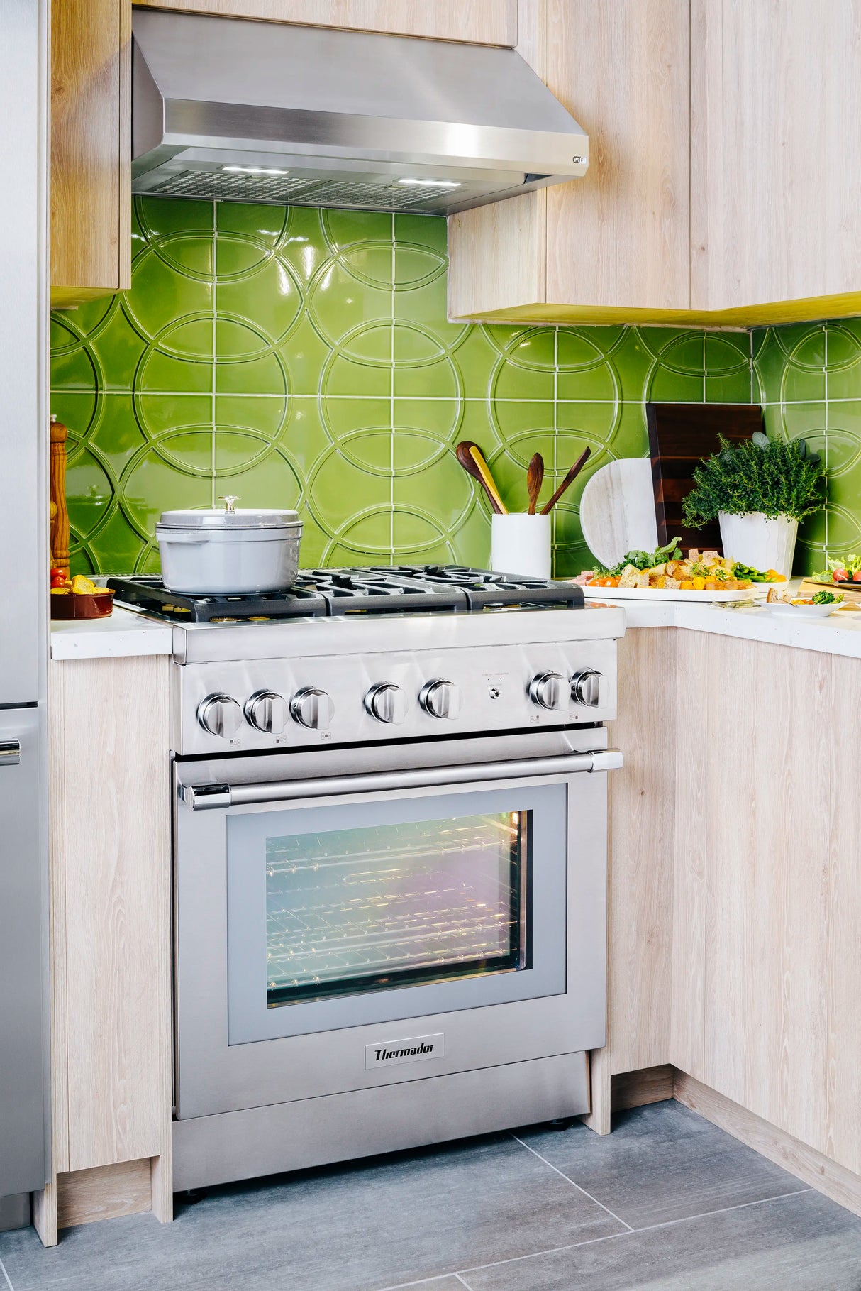 THERMADOR  Masterpiece® Custom Insert Hood - Stainless Steel (HMWB30WS)