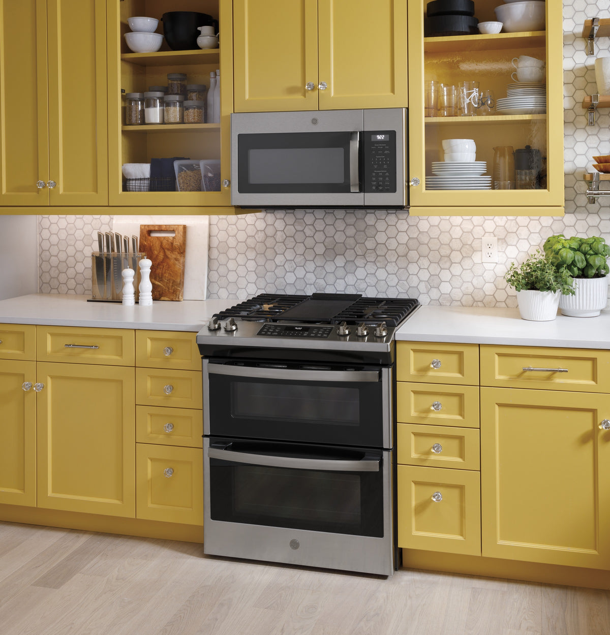 GE  30" Slide-In Front Control Gas Double Oven Range - Stainless Steel (JGSS86SPSS)