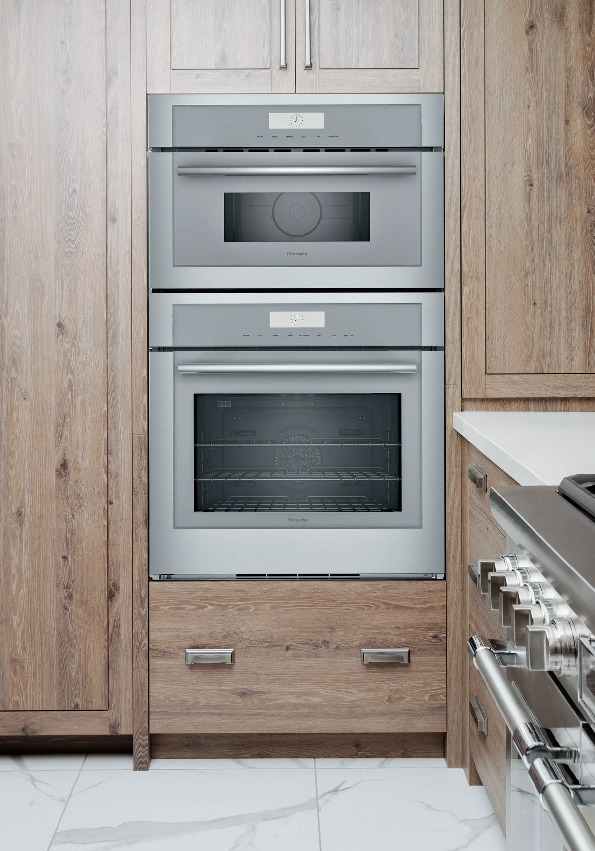 THERMADOR  Masterpiece® Combination Wall Oven 30'' - Stainless Steel (MEM301WS)