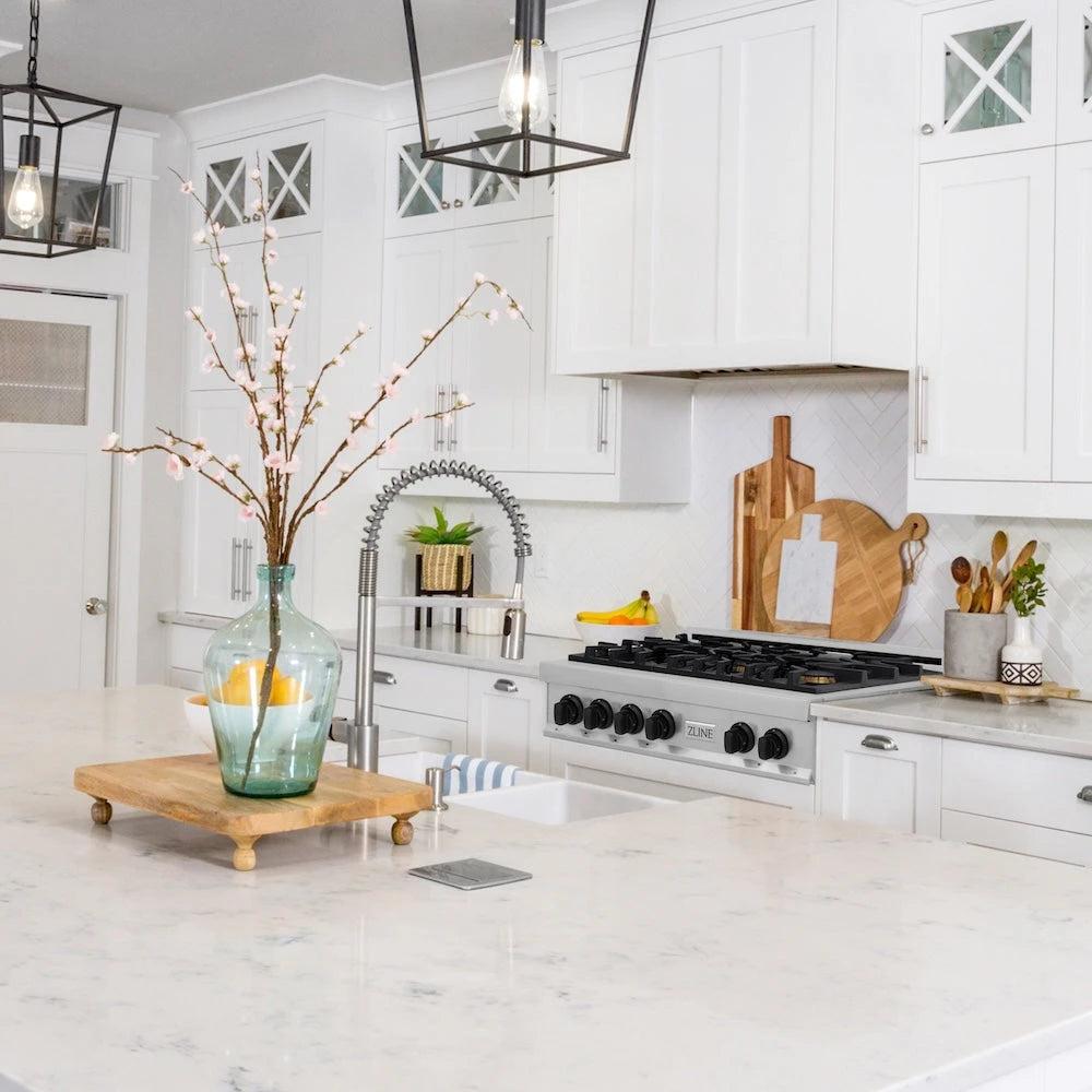 ZLINE  Autograph Edition 36 In. Legacy Gas Rangetop With 6 Burners And Porcelain Cooktop In Stainless Steel With Matte Black Accents - Stainless Steel (RTZ36MB)