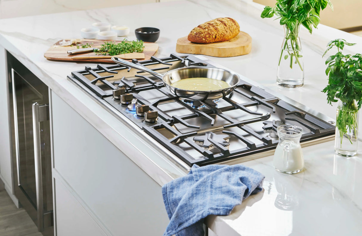 Thermador  Masterpiece® Gas Cooktop 36'' - Stainless Steel (SGSXP365TS)