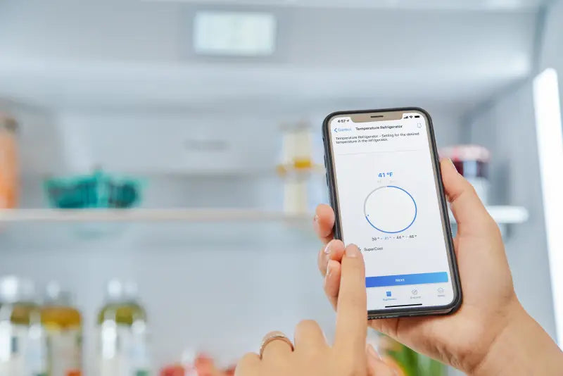 Thermador  Built-in Freezer Column 18"  External Ice & Water Dispenser  Left Hinge - Panel Ready (T18ID905LP)