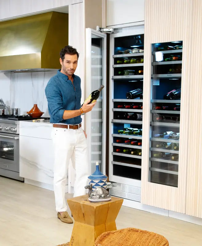 Thermador Built-in Wine Cooler with Glass Door 18" Built-in Wine Cooler with Glass Door 18'' - Panel Ready (T18IW905SP)