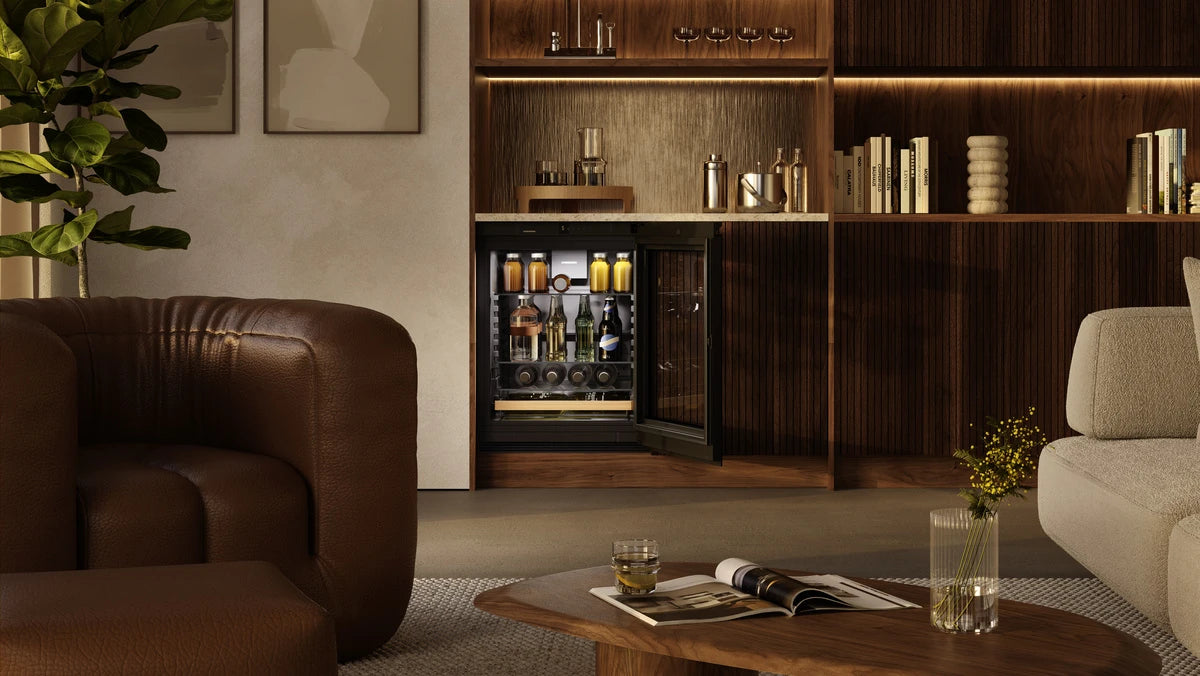 LIEBHERR  Fully Integrated under counter beverage refrigerator - Glass (UBCGB3730)