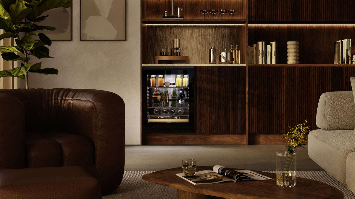 LIEBHERR  Fully Integrated under counter beverage refrigerator - Glass (UBCGB3730)