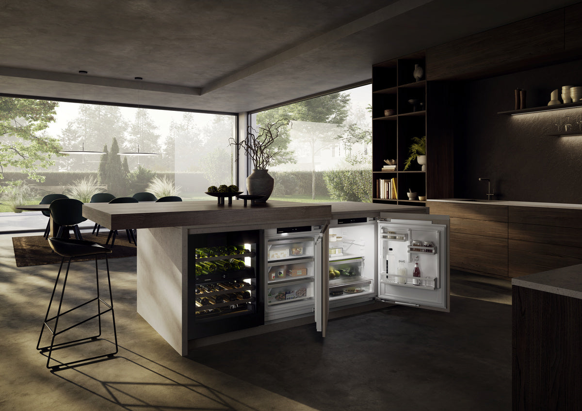 LIEBHERR  Freezer suitable for undercounter installation with NoFrost, Right Hinged - Panel Ready (UF3651)