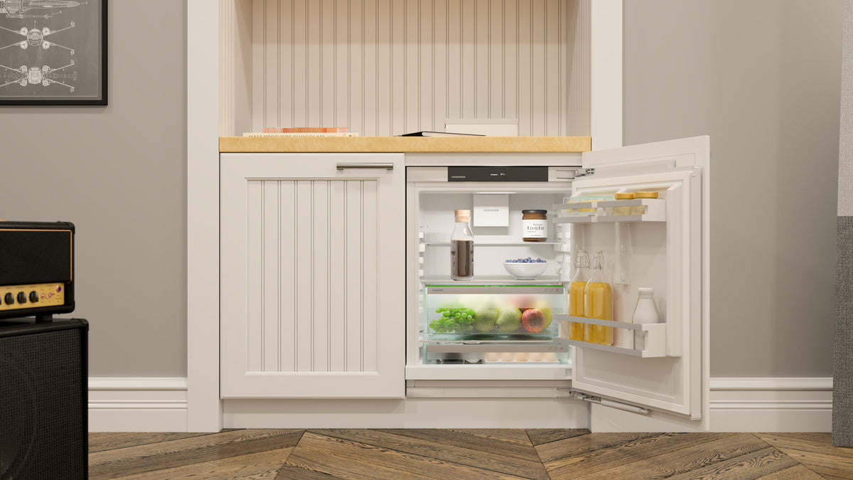 Liebherr  Fridge suitable for undercounter installation with EasyFresh, Right Hinged - Panel ready (UR3650)