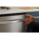 WHIRLPOOL  44 dBA ADA Compliant Dishwasher Flush with Cabinets with 3rd Rack - Fingerprint Resistant Stainless Steel (WDT550SAPZ)