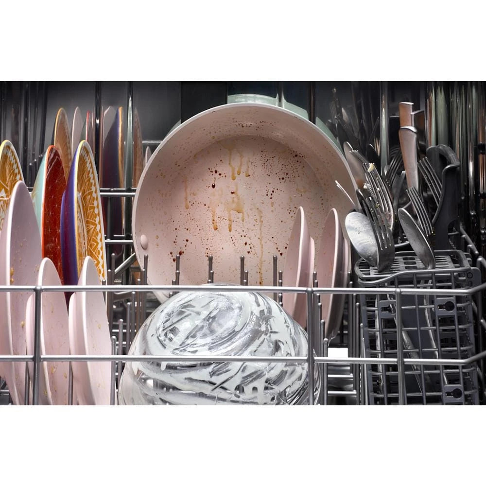 Whirlpool  24” Stainless Steel Dishwasher with AI Intelligent Wash - 47 dBA - White (WDT750SAKW)