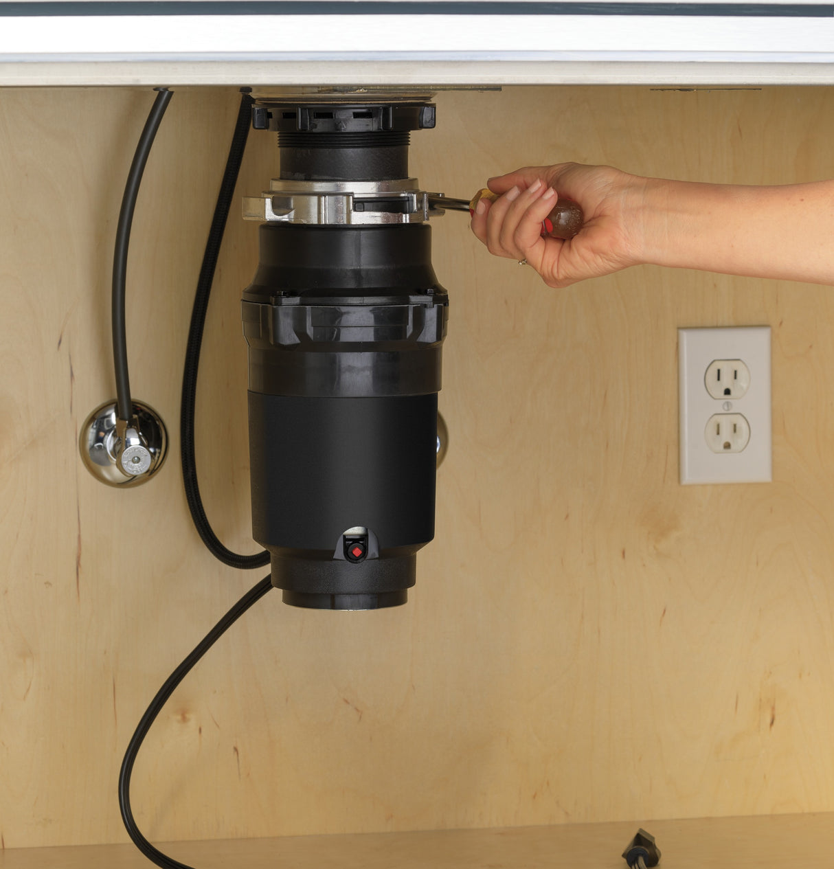 GE APPLIANCES GE DISPOSALL(R) 1/3 HP Continuous Feed Garbage Disposer - Corded -  (GFC325N)