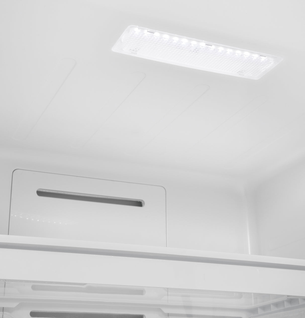 GE APPLIANCES GE(R) ENERGY STAR(R) 17.3 Cu. Ft. Frost-Free Garage Ready Upright Freezer -  (FUF17DLRWW)