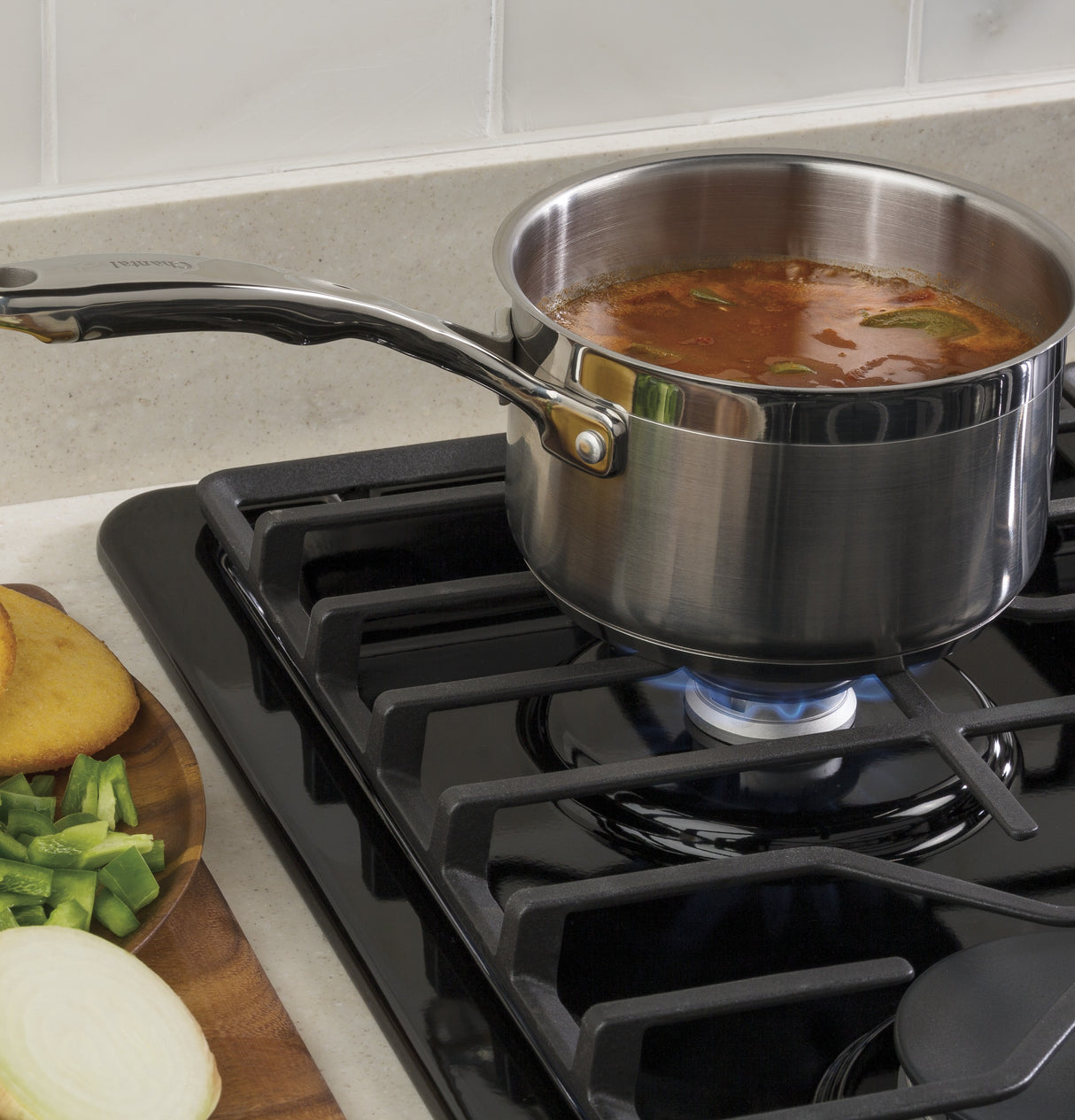 GE APPLIANCES GE(R) 30" Built-In Gas Cooktop with Dishwasher-Safe Grates -  (JGP3030DLBB)