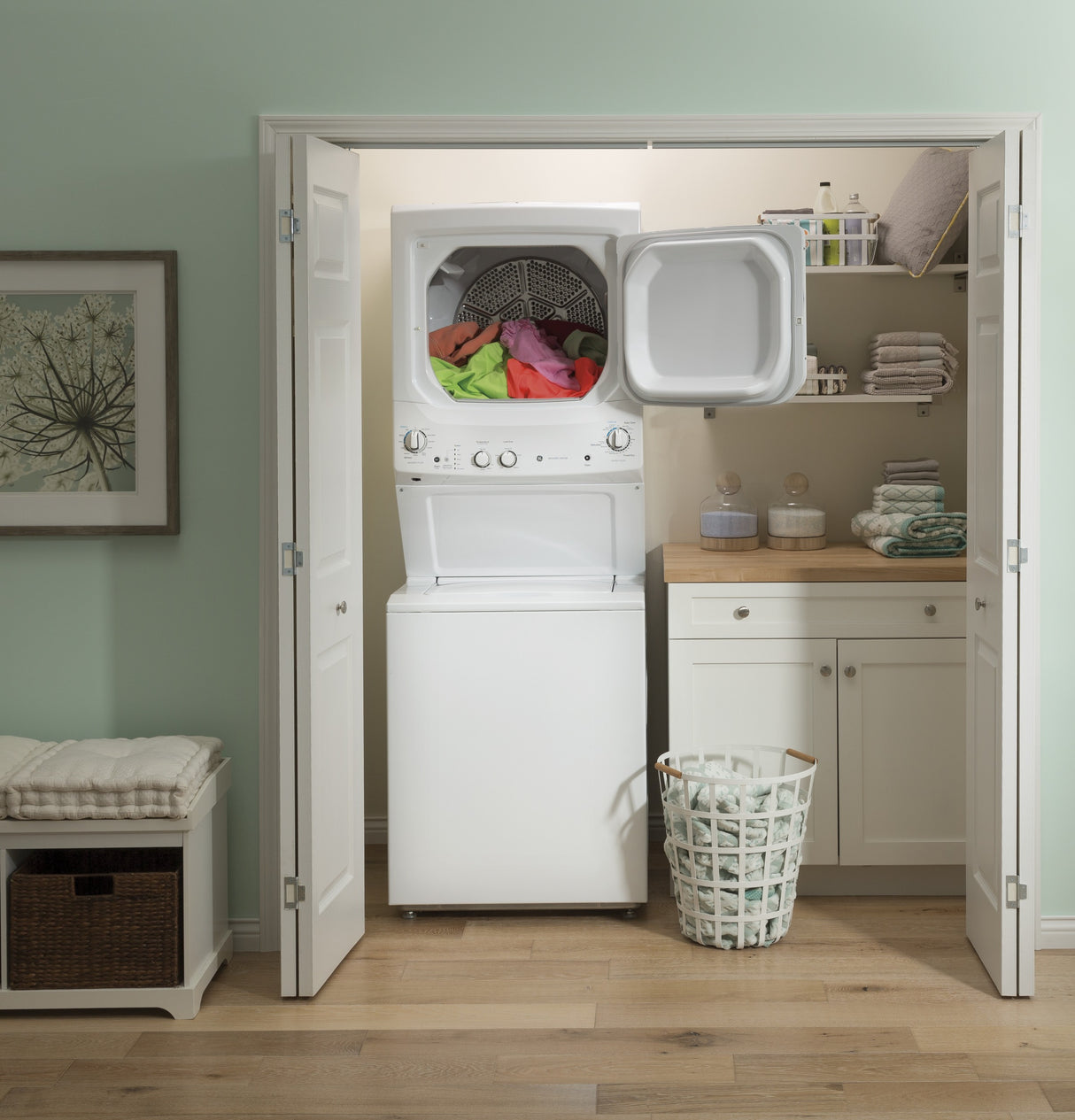 GE APPLIANCES GE Unitized Spacemaker(R) 3.8 cu. ft. Capacity Washer with Stainless Steel Basket and 5.9 cu. ft. Capacity Gas Dryer -  (GUD27GSSMWW)